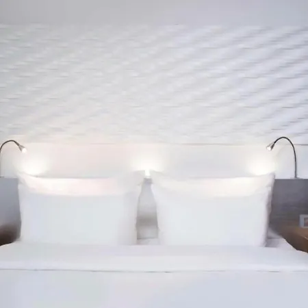 White Sky 26 Hanza Tower Pool Jacuzzi Sauna Apartment *