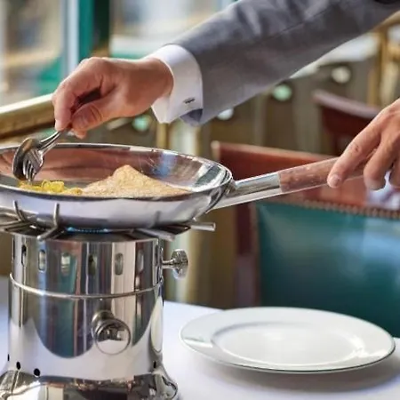 White Sky 26 Hanza Tower Pool Jacuzzi Sauna