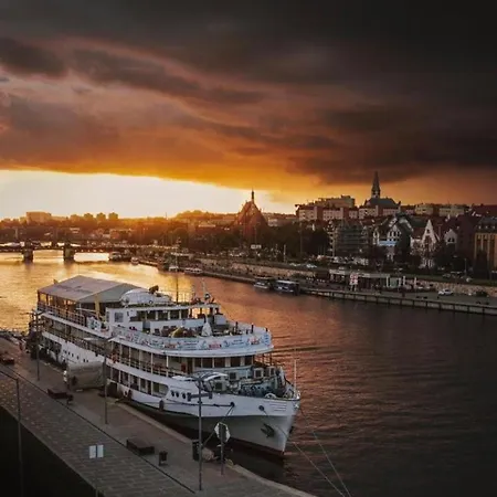 White Sky 26 Hanza Tower Pool Jacuzzi Sauna *