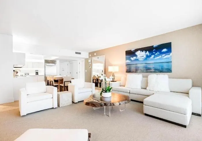 White Sky 26 Hanza Tower Pool Jacuzzi Sauna Apartment